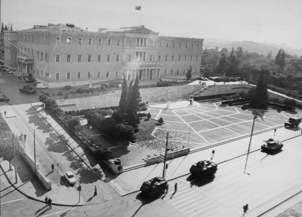 Σαν σήμερα την 21η Απριλίου του 1967 η Ελλάδα μπήκε στον «γύψο»