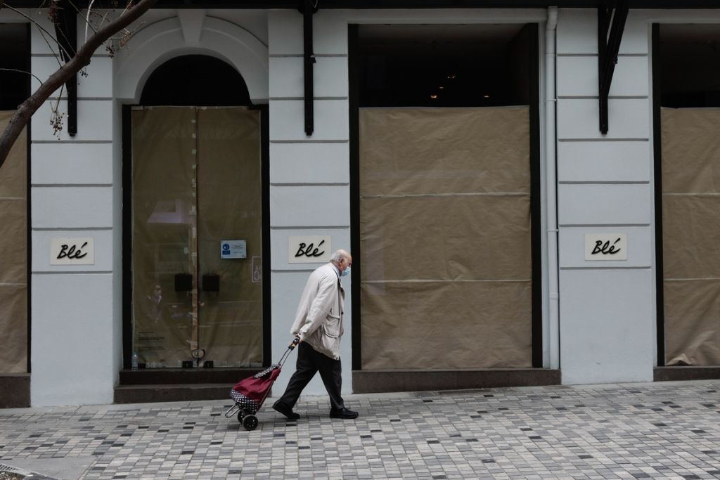 Κοροναϊός : Ποιες περιοχές μπαίνουν από σήμερα σε «βαθύ κόκκινο»