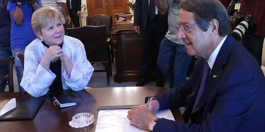 Συνάντηση Αναστασιάδη – Λούτ στη Λευκωσία ενόψει της Πενταμερούς Διάσκεψης