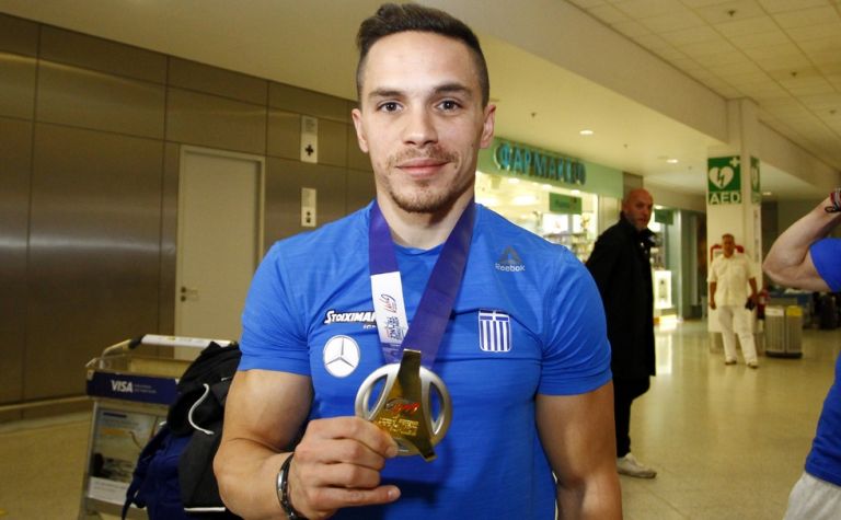 Ολυμπιακός για Πετρούνια: «Η γαλανόλευκη κυματίζει και πάλι υπερήφανη»!