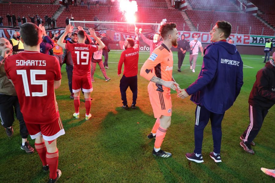 Αποθέωση από τον κόσμο για το 46ο : «Μάγκικα και Πειραιώτικα»!