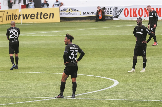 Συνεχίζει τις «αυτοχειρίες»