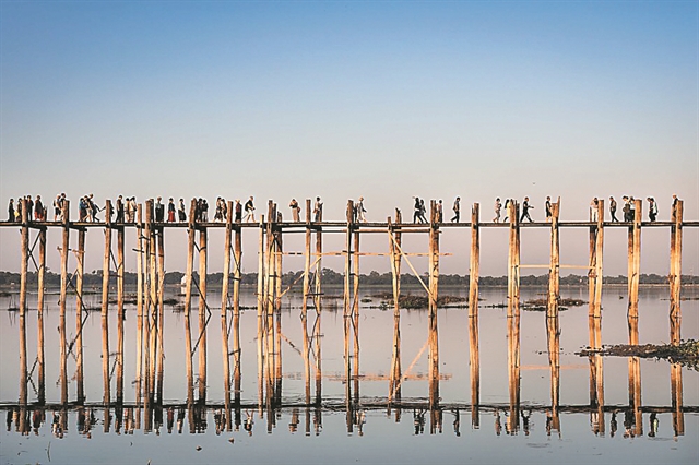 Κλικ από τη Μιανμάρ