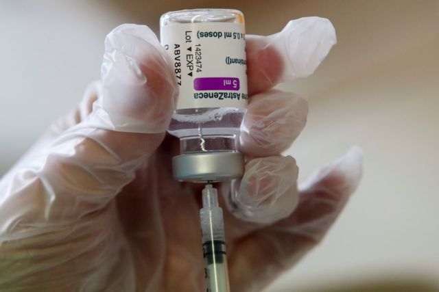 Τι αναφέρουν ΠΟΥ και ΕΜΑ για τις θρομβώσεις  μετά τον εμβολιασμό με AstraZeneca