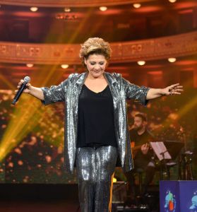 Σπίτι με το MEGA: Πάντα υπέροχη «Ατομική ενέργεια»