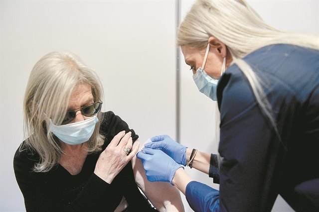 Διστάζει να εμβολιαστεί με το AstraZeneca ένας στους 5 πολίτες