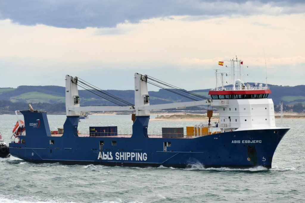 Νορβηγία: Φορτηγό πλοίο πλέει ακυβέρνητο – Εχει πάρει κλίση