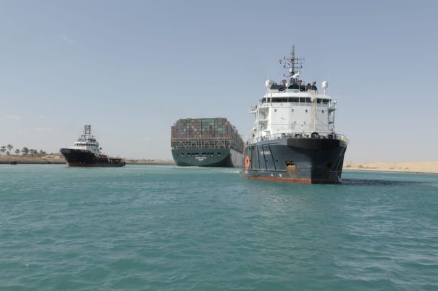 Διώρυγα του Σουέζ : Νέα καθυστέρηση στην κυκλοφορία των πλοίων – Πρόβλημα με τάνκερ