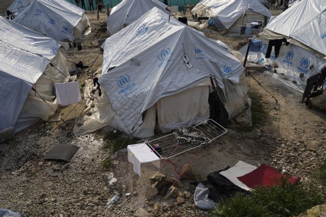 Μυτιλήνη : Αδειάζει ο προσφυγικός καταυλισμός στον Καρά Τεπέ
