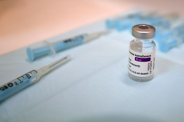 Εμβόλιο: Ανοιξε η πλατφόρμα για τους 30-39 με AstraZeneca – Εστάλησαν τα πρώτα ενημερωτικά μηνύματα