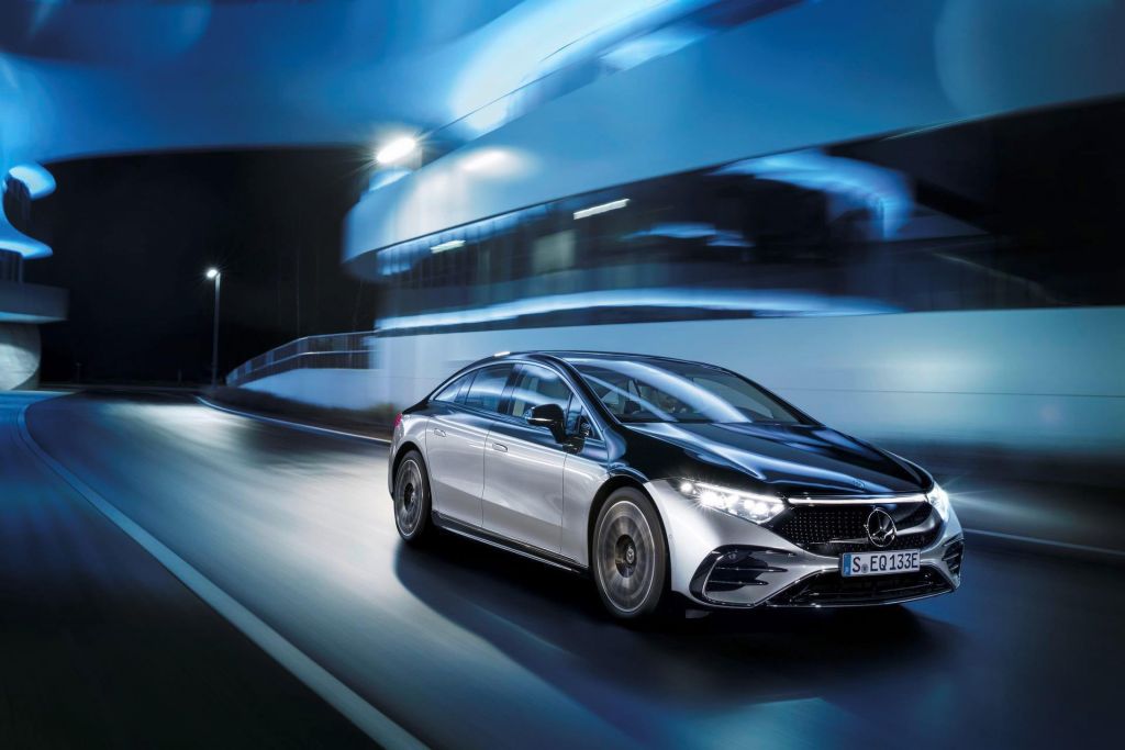 Αποκαλύφθηκε η νέα, ηλεκτρική λιμουζίνα Mercedes-Benz EQS που θυμίζει ένα κινητό παλάτι υψηλής τεχνολογίας