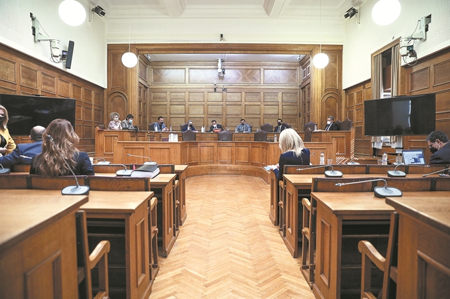 Μήνυμα Καλογρίτσα στην Κουμουνδούρου