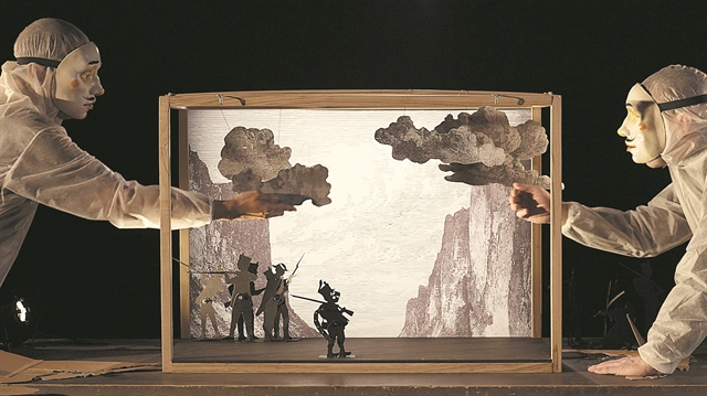 «Μας αρέσει να αναμασάμε τα μεγαλεία»