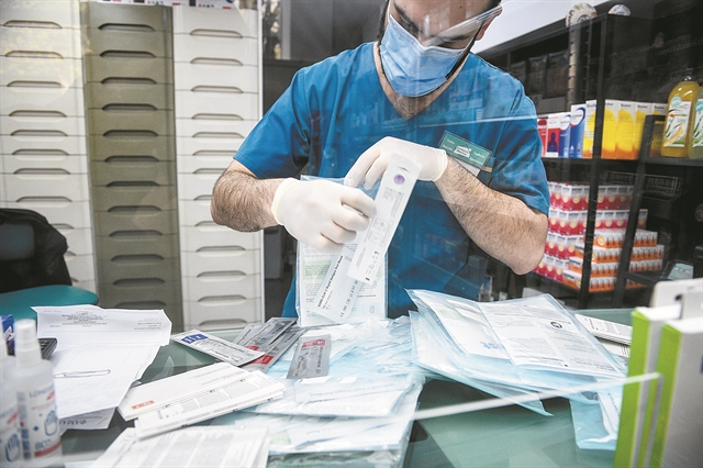 Σήμερα η απόφαση για το AstraZeneca στην Ελλάδα