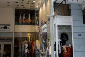 Διευκρινίσεις υπουργείου Ανάπτυξης για τις εμπορικές επιχειρήσεις σε Θεσσαλονίκη, Αχαΐα και Κοζάνη