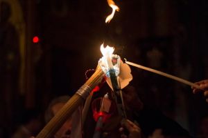 Διχασμός στην Εκκλησία για την Ανάσταση – Πρόταση να γίνει παραδοσιακά τα μεσάνυχτα