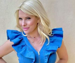 Ελένη Μενεγάκη: Όλα μοιάζουν καλοκαίρι για την «ωραία Ελένη»