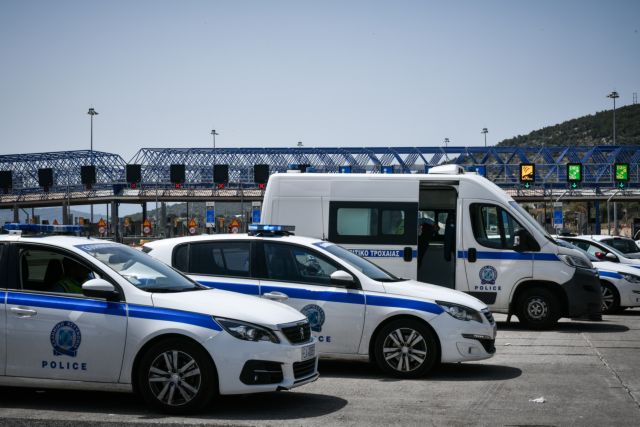 Απέλπιδα προσπάθεια να περάσουν τα διόδια