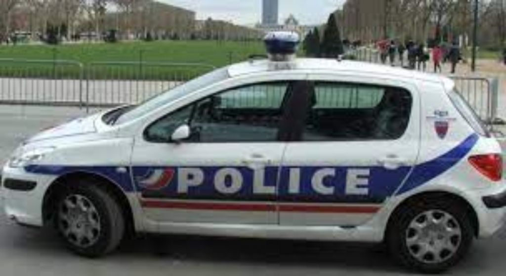 Παρίσι: Νεκρή αστυνομικός έπειτα από επίθεση με μαχαίρι