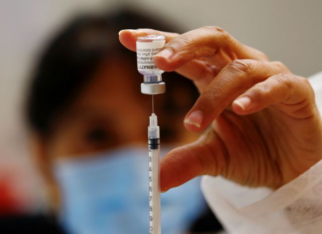 Νέα εμβόλια από Σεπτέμβριο που θα αντιμετωπίζουν τις μεταλλάξεις