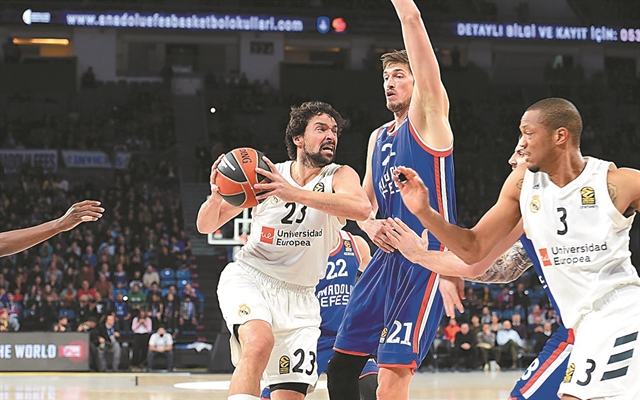 Αρχίζει το ματς