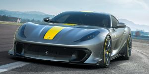 Εκθαμβωτική η νέα Ferrari 812 Superfast με τους 830 ίππους