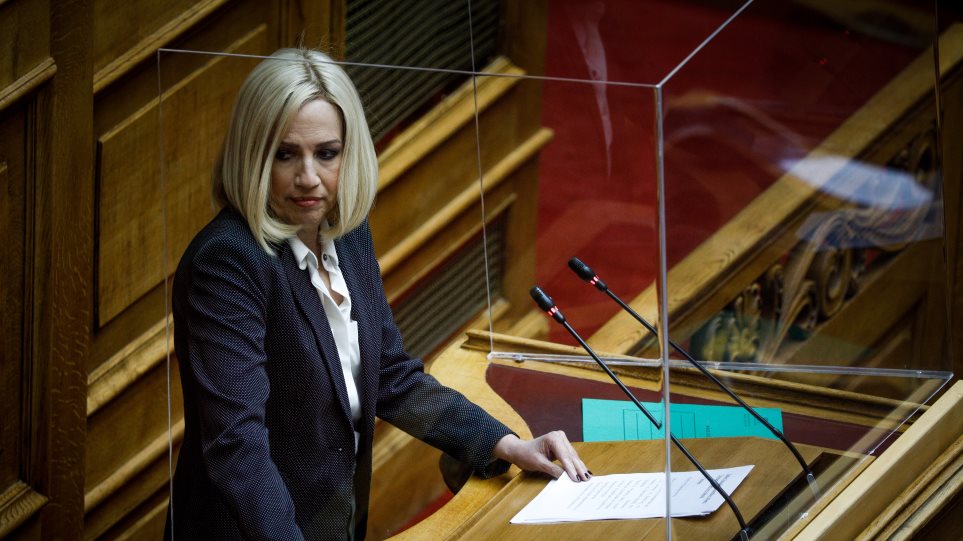 Γεννηματά : «Μειώστε το ΦΠΑ στο 6% για τουρισμό και εστίαση ως το τέλος του 2021»