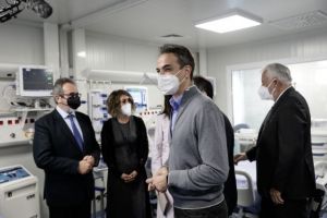 Έκκληση Μητσοτάκη στους πολίτες να εμβολιαστούν: «Ένα απλό τσίμπημα σώζει ζωές»