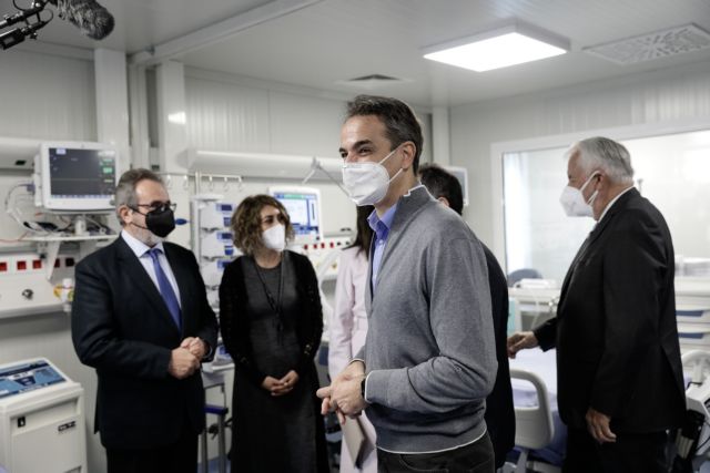 Έκκληση Μητσοτάκη στους πολίτες να εμβολιαστούν: «Ένα απλό τσίμπημα σώζει ζωές»