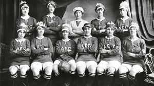 Οι γυναίκες που έσωσαν το ποδόσφαιρο