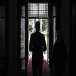 «Όχι» από Μαξίμου σε οριζόντια μέτρα στήριξης – Στο «περίμενε» το μοντέλο 2022