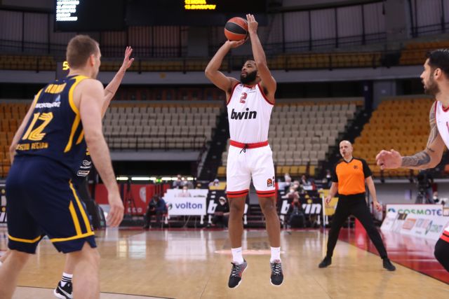 Με νίκη, αλλά χωρίς την πρόκριση τελείωσε η σεζόν για τον Ολυμπιακό.