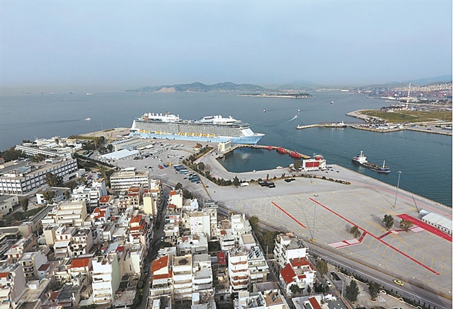 Ενα σύγχρονο πάρκο μέσα στο λιμάνι του Πειραιά