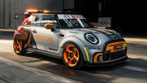 Η MINI και το Electric Pacesetter ως αυτοκίνητο ασφαλείας στην ηλεκτροκίνητη Formula E