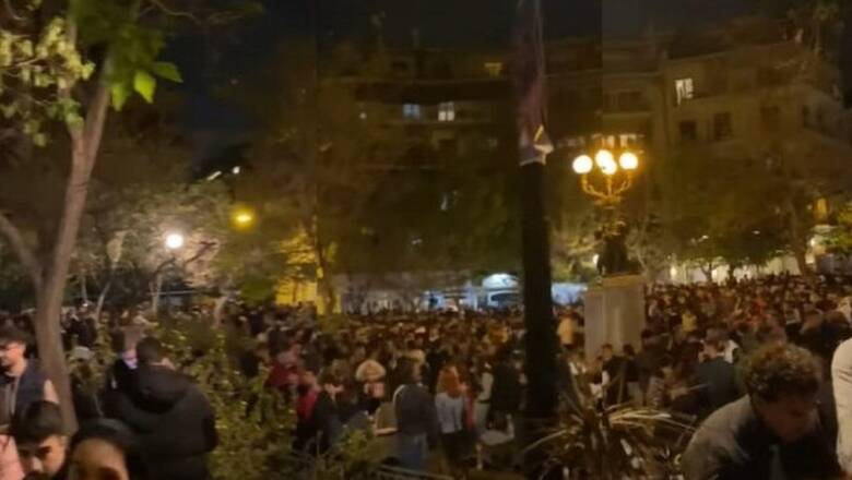 Αυστηρό μήνυμα Μητσοτάκη για κορονοπάρτι σε πλατείες