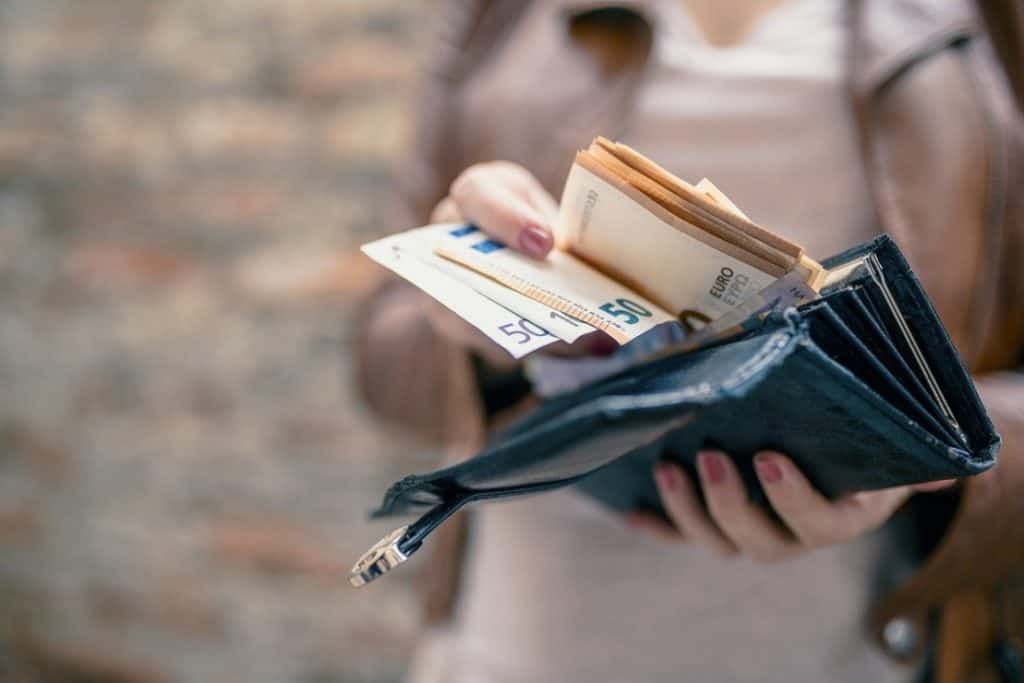 Πότε θα γίνει η καταβολή δώρων, συντάξεων, αναδρομικών