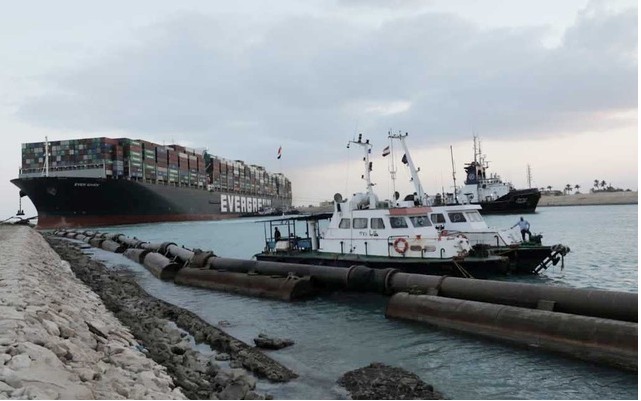 Το «έμφραγμα» στο Σουέζ απειλεί την… υγεία της παγκοσμιοποίησης