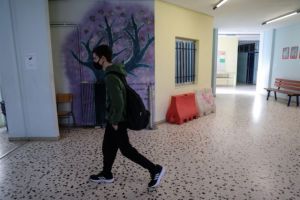 Σχολεία : Επιστροφή στα θρανία με self test, αλλά χωρίς εμβόλια