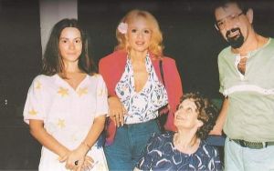 Η λατρεία του Τάκη Βουγιουκλάκη για την Αλίκη και τα δύσκολα παιδικά χρόνια