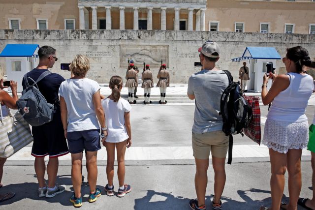 ΤUI: Η Ελλάδα δημοφιλής προορισμός για οικογένειες