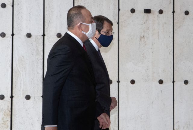 Κυπριακό – Πενταμερής: Πρωτοφανής επίθεση Τσαβούσογλου σε Αναστασιάδη