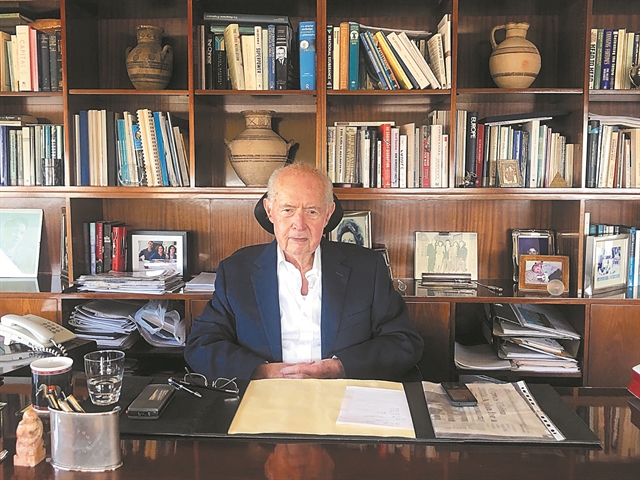 «Φοβούνται μη μας πιέσουν. Εγώ φοβάμαι να μη μας ξεχάσουν»