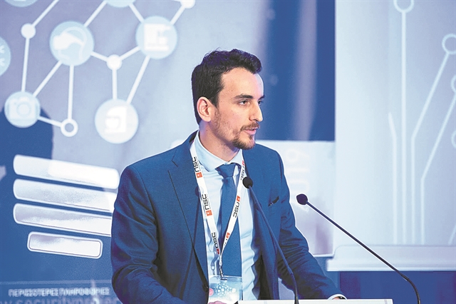 «Προσέχετε τι ανεβάζετε! Το Ιντερνετ δεν είναι παιδική χαρά»