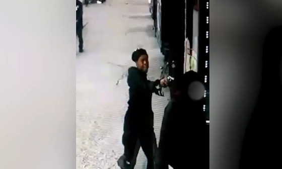 ΗΠΑ : Εκτέλεσε την πρώην σύντροφό της στον δρόμο – Την κατέγραψαν οι κάμερες ασφαλείας