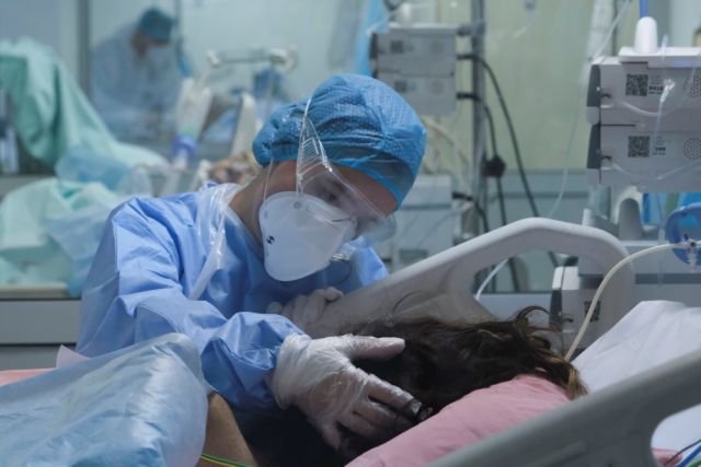 Χαλκίδα :  Πέθανε 38χρονη από κοροναϊό μετά από 58 μέρες νοσηλείας σε ΜΕΘ