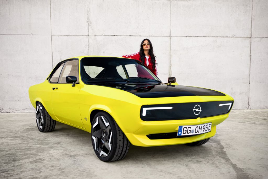 Το Opel Manta επιστρέφει και φουλάρει με ρεύμα