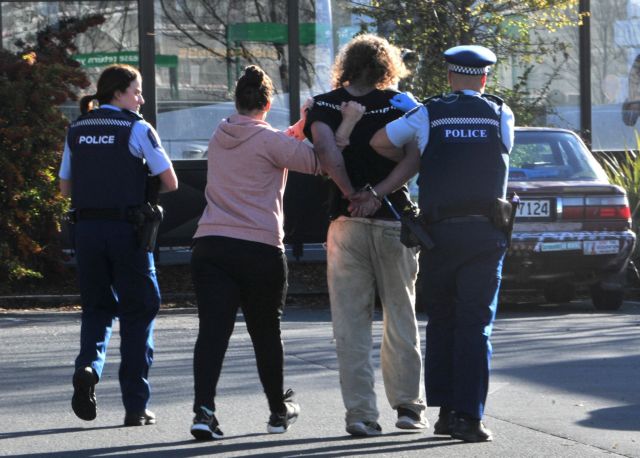 Νέα Ζηλανδία: Πελάτες ακινητοποίησαν τον δράστη επίθεσης με μαχαίρι σε σούπερ μάρκετ