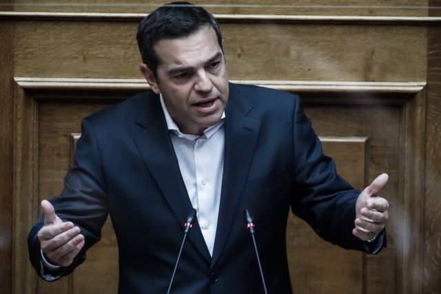 Τσίπρας σε Μητσοτάκη για βάση εισαγωγής: Πάρτε πίσω την «αθλιότητα» που αφήνει 30.000 μαθητές εκτός ΑΕΙ