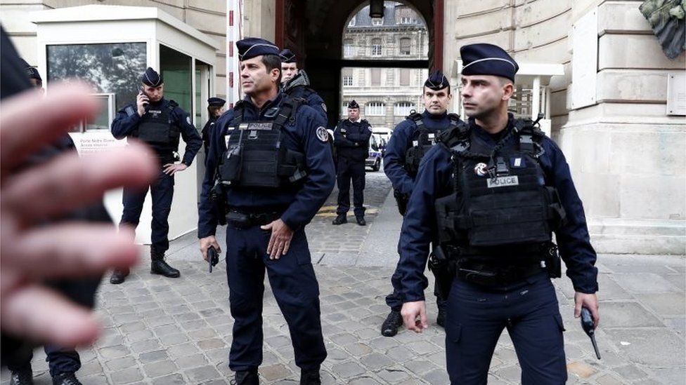 Γαλλία: Άνδρας πυροβόλησε εναντίον αστυνομικών – Σε εξέλιξη αστυνομική επιχείρηση