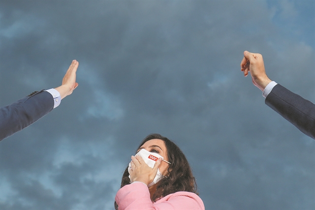 Κάλπες, σφαίρες και απειλές θανάτου